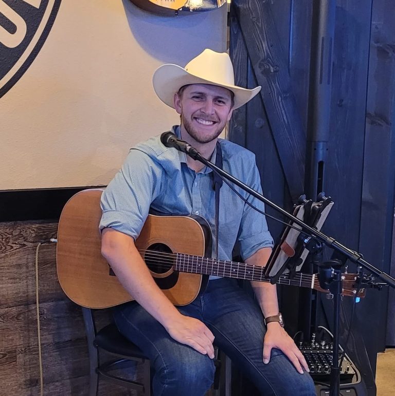 Saturday Music – Andrew Kinsey