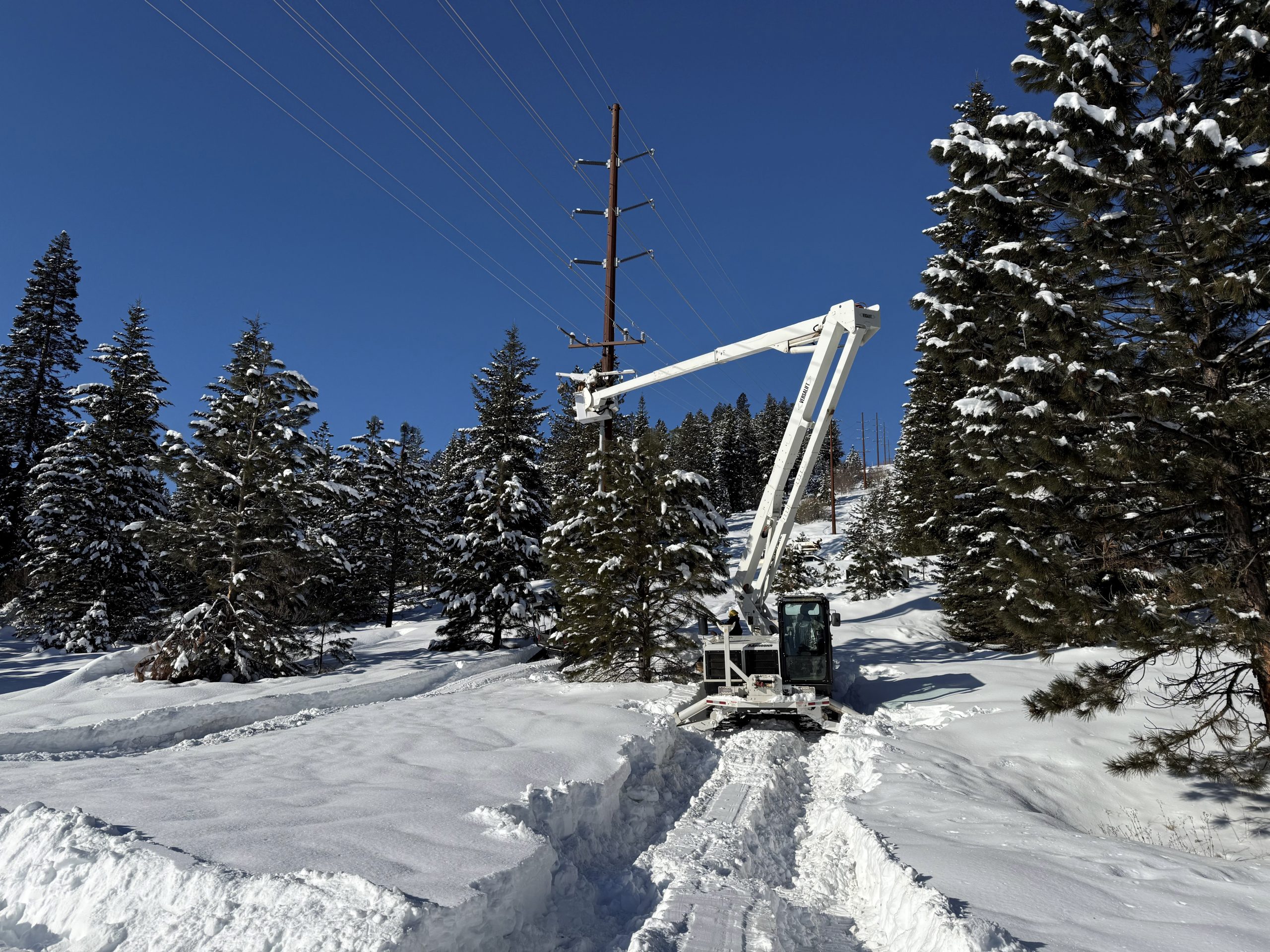 Lines in the Snow: The Linemen Who Keep Our Lights On